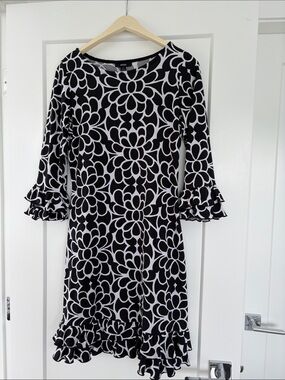 MSK Black and White Floral Ruffle Sleeve Dress